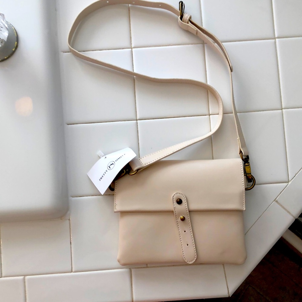 Pretty Simple off white shoulder bag/wristlet